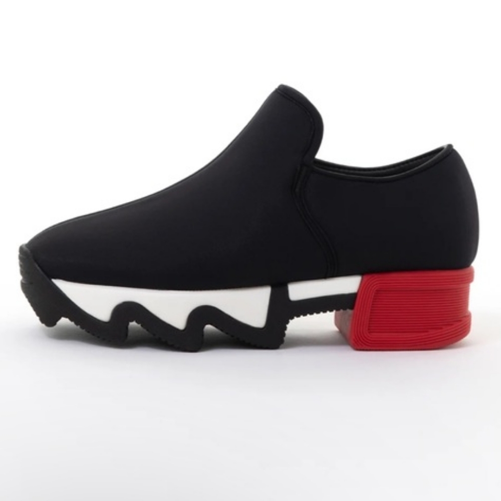 iRi WES I Unisex Neoprene Black Red Low Top Sneaker